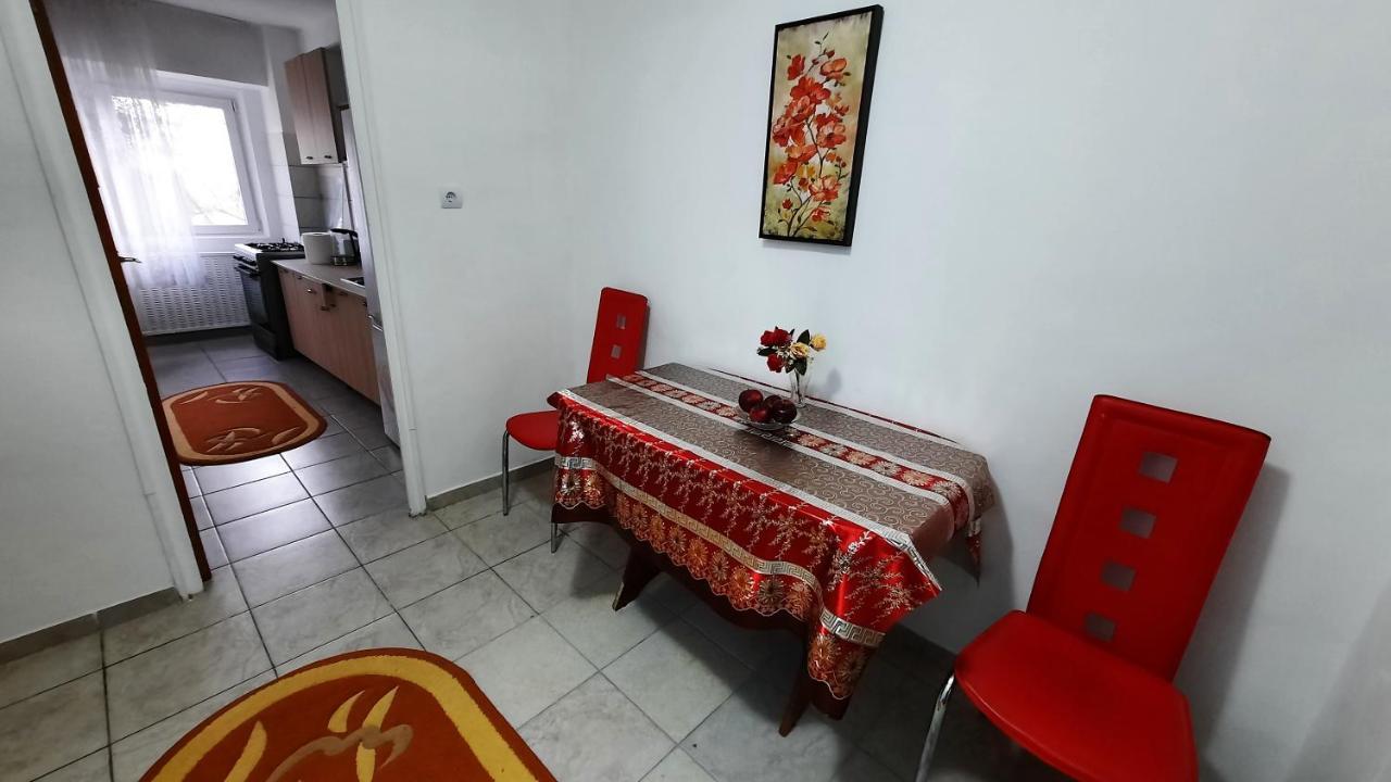 Modern Semi-Central 1 Bedroom Apartment, 3 Parks Nearby Bucureşti Ngoại thất bức ảnh